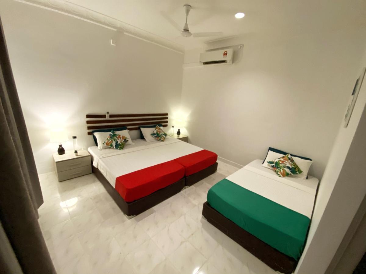 Ocean Breeze Maldives Hotel Thulusdhoo Exterior photo